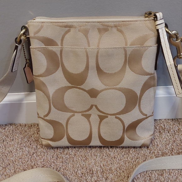 ❤️SALE! COACH Signature Stripe Jacquard Fabric Swingpack Crossbody Bag - Picture 3 of 16